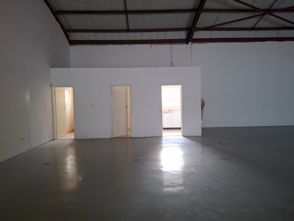 Commercial Building to rent in Tlokweng, Botswana - 3BO1730413 Commercial Building to rent in Tlokweng, Botswana - 3BO1730413