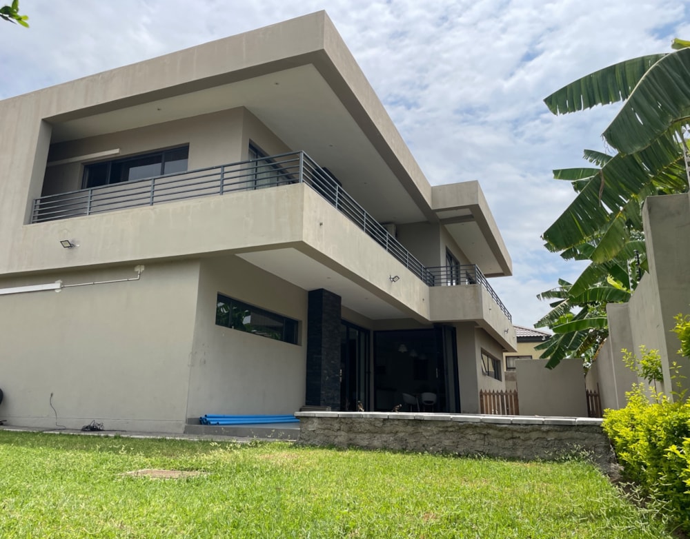 Double-storey house for sale in Block 10, Botswana - 3BO1730481 Double-storey house for sale in Block 10, Botswana - 3BO1730481