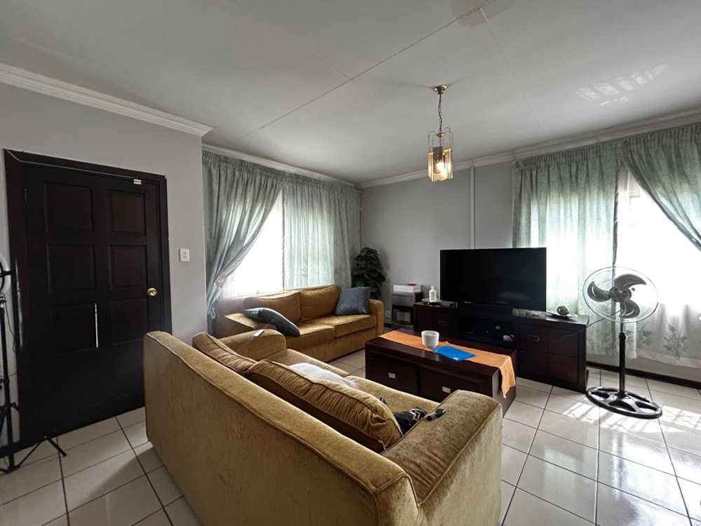 House to rent in West End , Kimberley - 1KJ1730437 House to rent in West End , Kimberley - 1KJ1730437