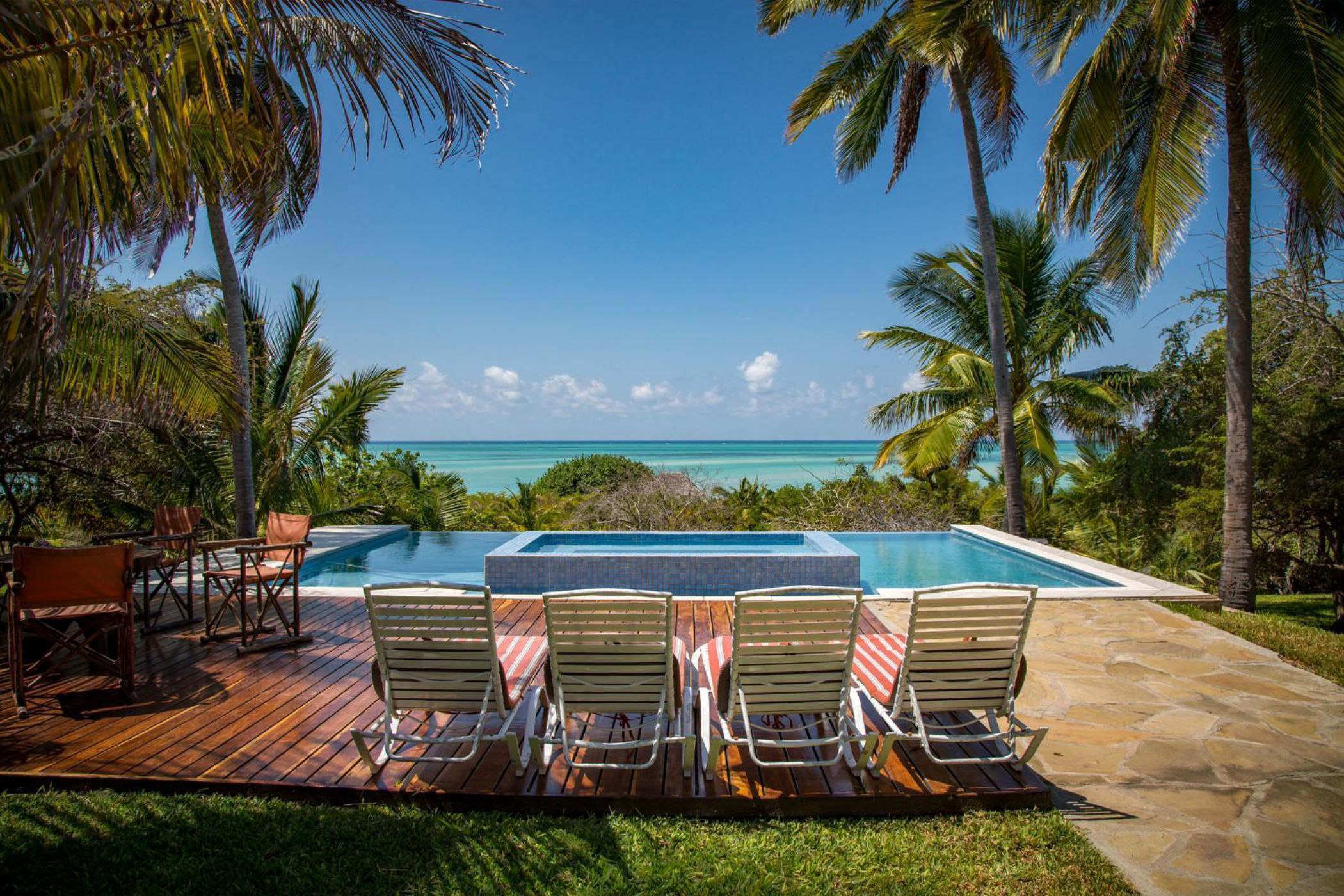 Beachfront villa to rent in Pemba, Cabo Delgado, Mozambique - 3MQ1730461