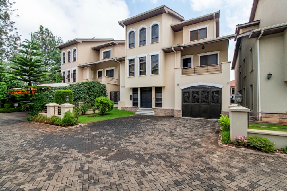 Townhouse for sale in Lavington, Kenya - 3KE1730476