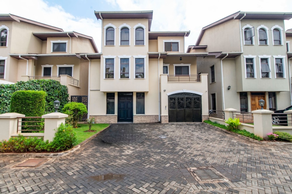 Townhouse for sale in Lavington, Kenya - 3KE1730476