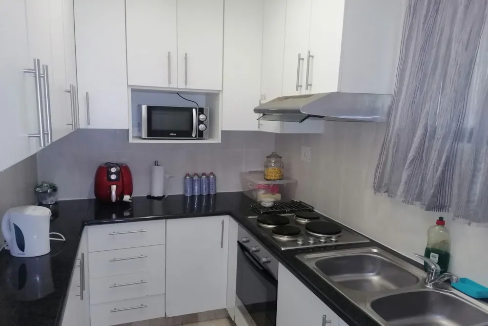 Bachelor apartment for sale in Amanzimtoti - 1WB1730512 Bachelor apartment for sale in Amanzimtoti - 1WB1730512
