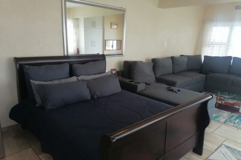 Bachelor apartment for sale in Amanzimtoti - 1WB1730512 Bachelor apartment for sale in Amanzimtoti - 1WB1730512