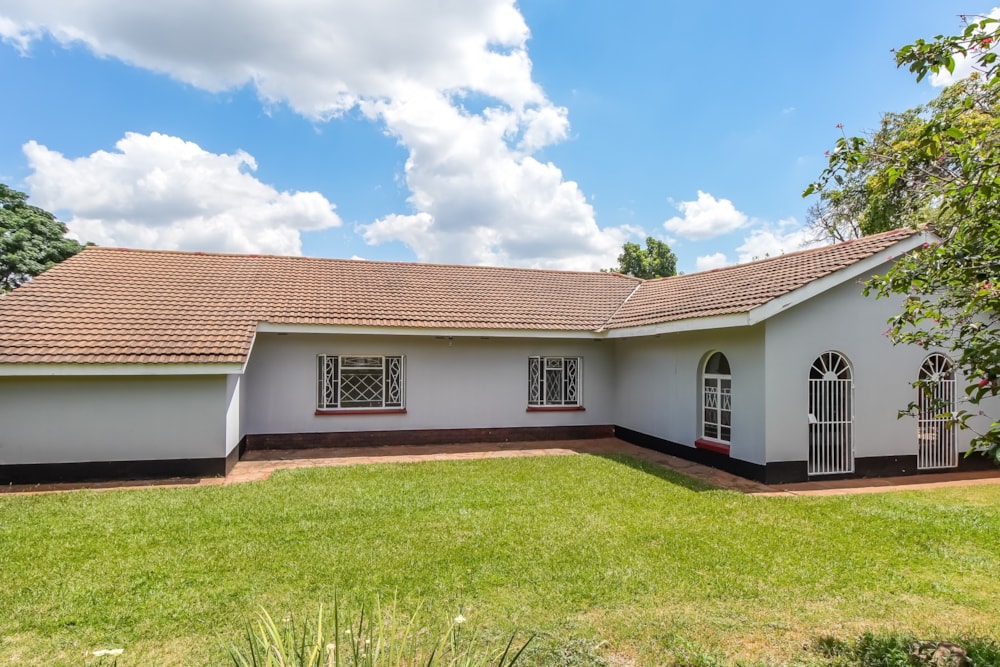 House for sale in Belvedere, Zimbabwe - 3ZB1730610 House for sale in Belvedere, Zimbabwe - 3ZB1730610