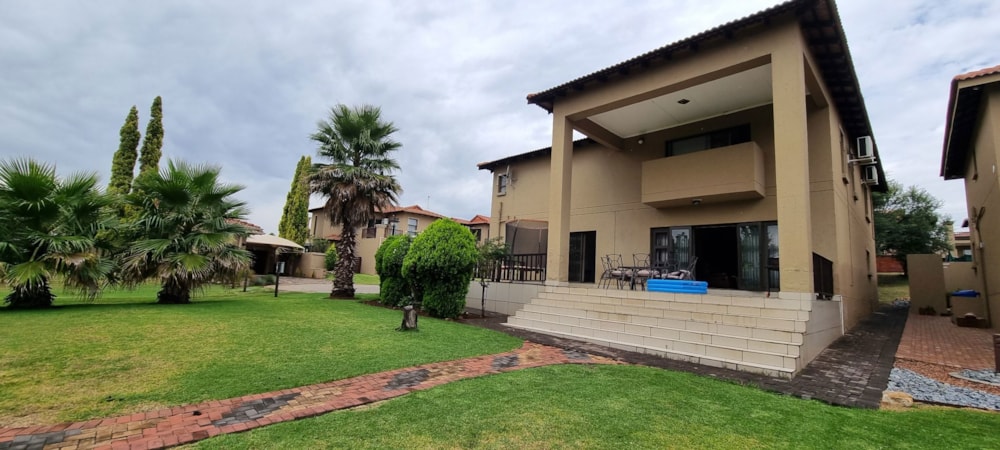 Double-storey house for sale in Risiville - 1VT1730660 Double-storey house for sale in Risiville - 1VT1730660