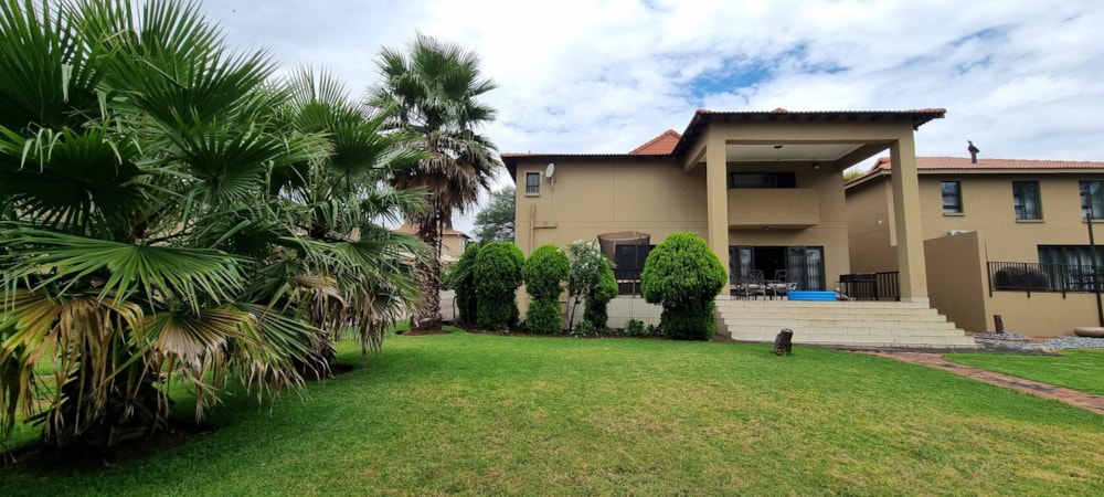 Double-storey house for sale in Risiville - 1VT1730660 Double-storey house for sale in Risiville - 1VT1730660