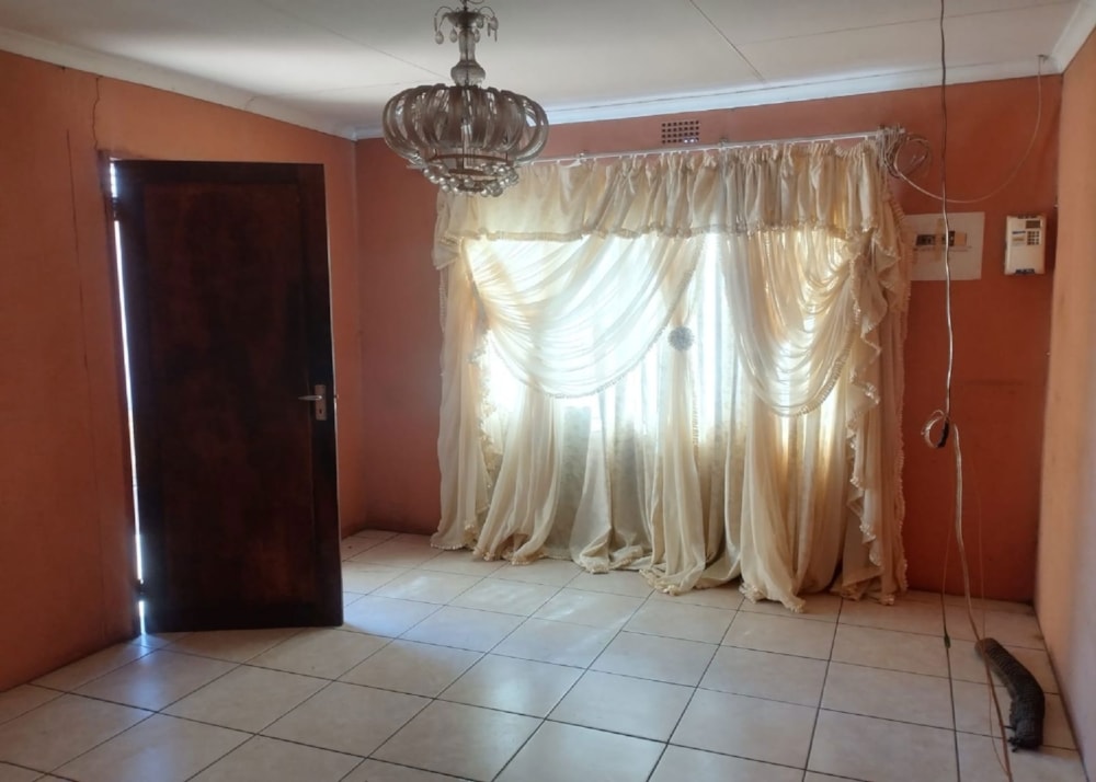 House for sale in Hlalamnandi - 1MD1730649