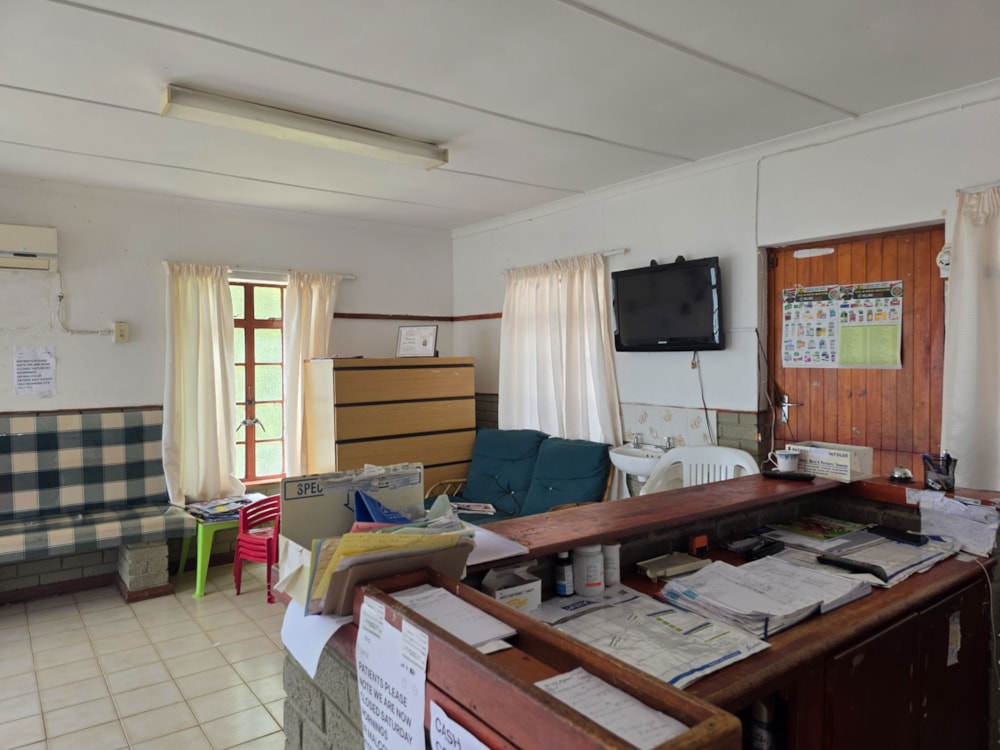 Commercial office for sale in Mountain View, Uitenhage, Kariega - 1UK1731031