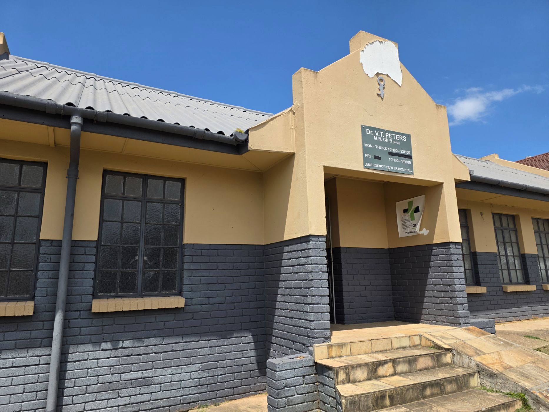 Commercial office for sale in Mountain View, Uitenhage, Kariega - 1UK1731031