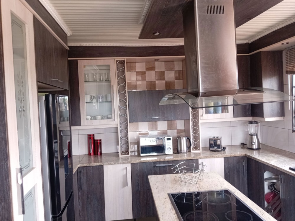 House for sale in Lakeside, Vereeniging - 1VT1731589