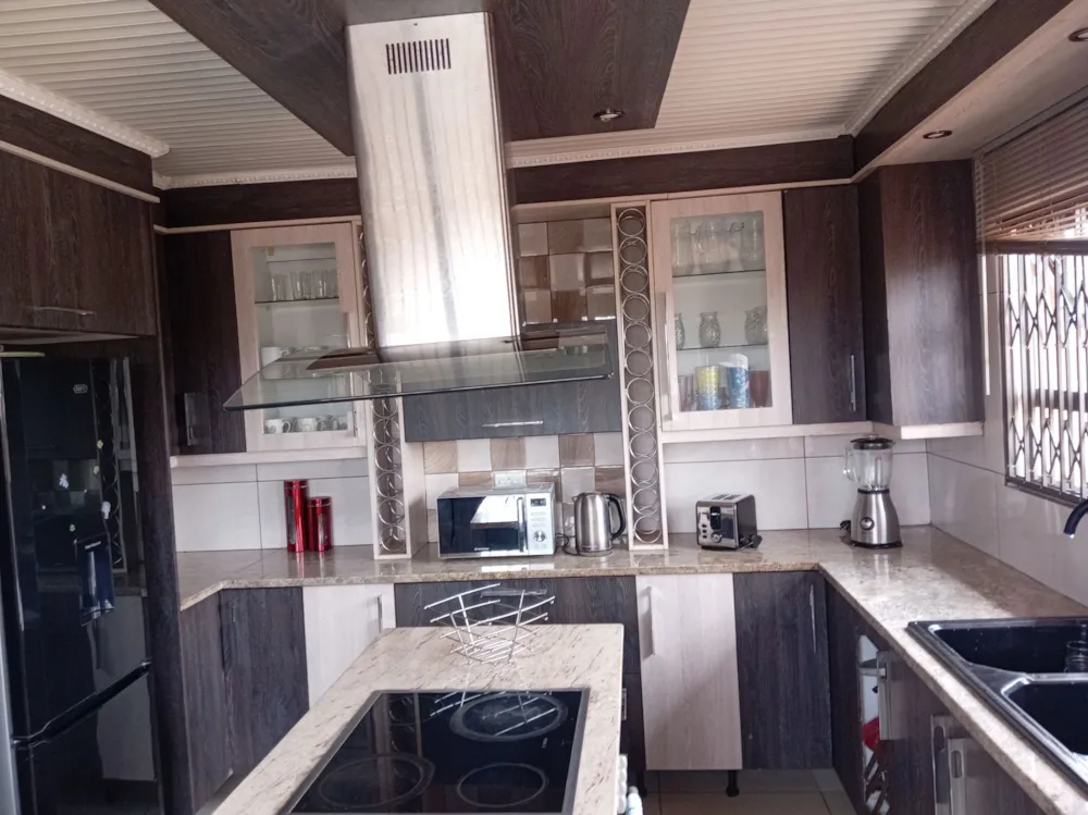 House for sale in Lakeside, Vereeniging - 1VT1731589 House for sale in Lakeside, Vereeniging - 1VT1731589