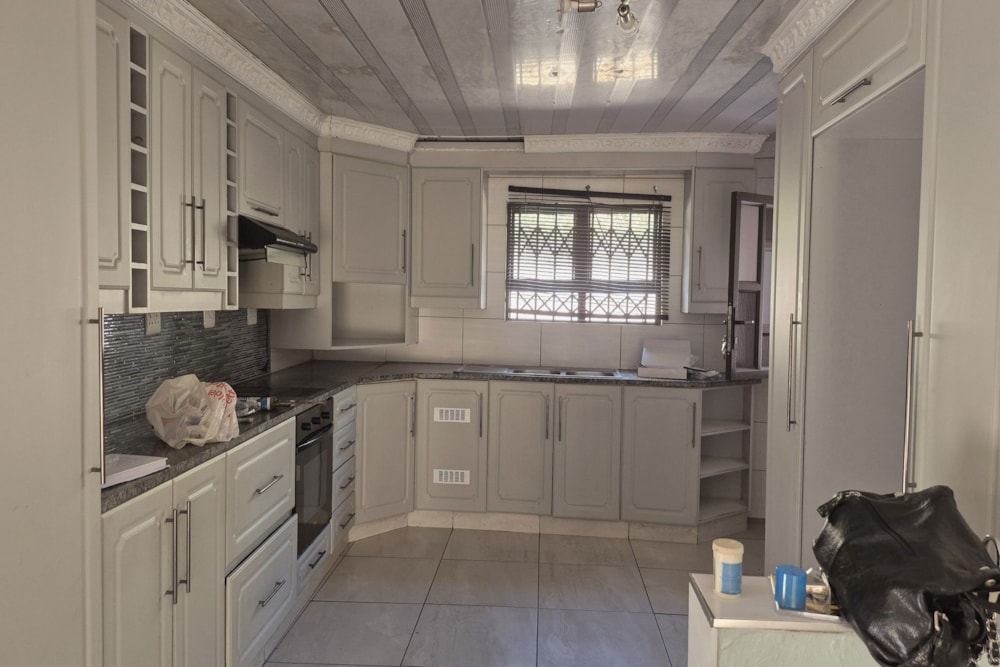 House to rent in Ensimbini - 1WB1730684