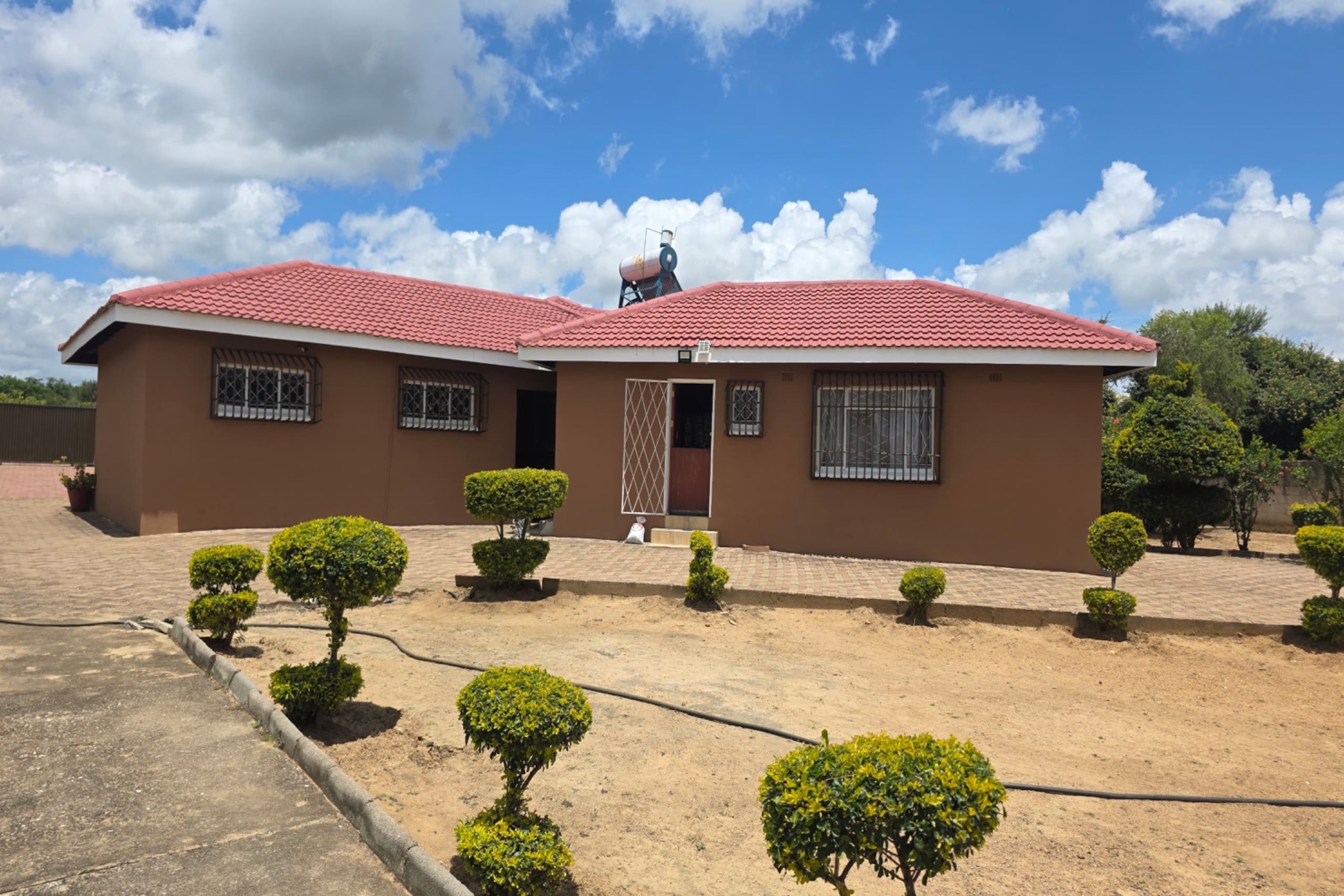 House for sale in Bulawayo, Zimbabwe - 3ZB1730694
