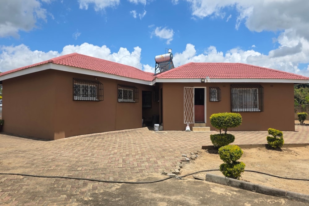 House for sale in Bulawayo, Zimbabwe - 3ZB1730694