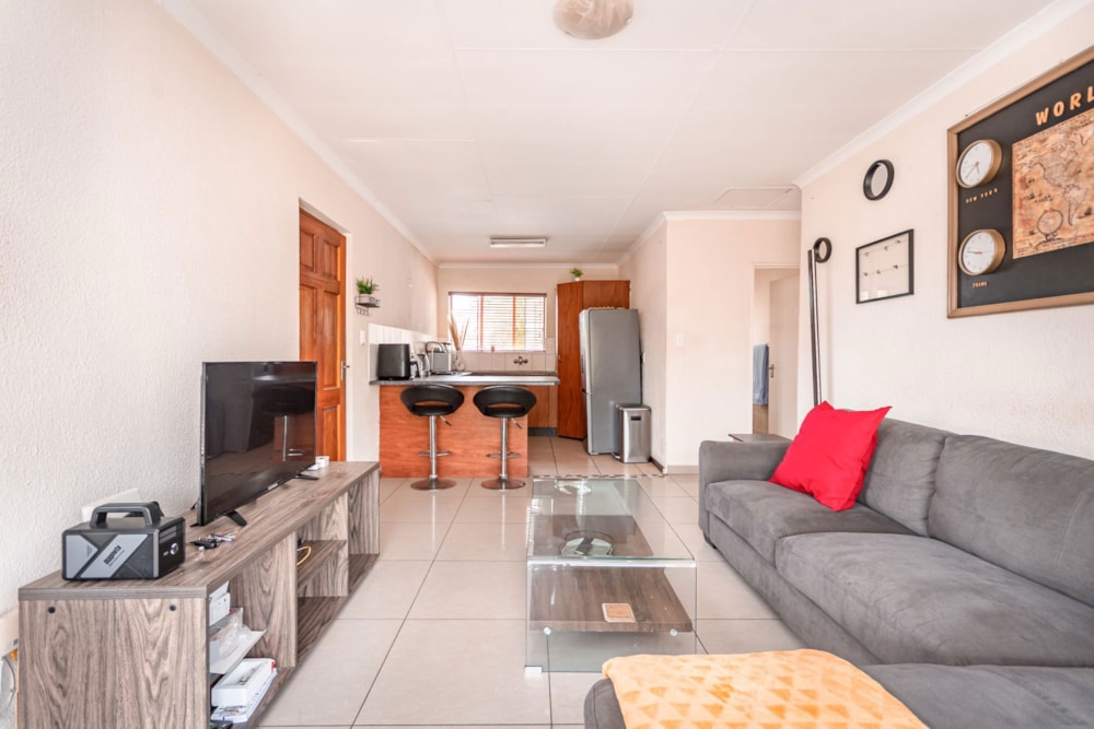 Apartment for sale in Willowbrook - RAN1730710