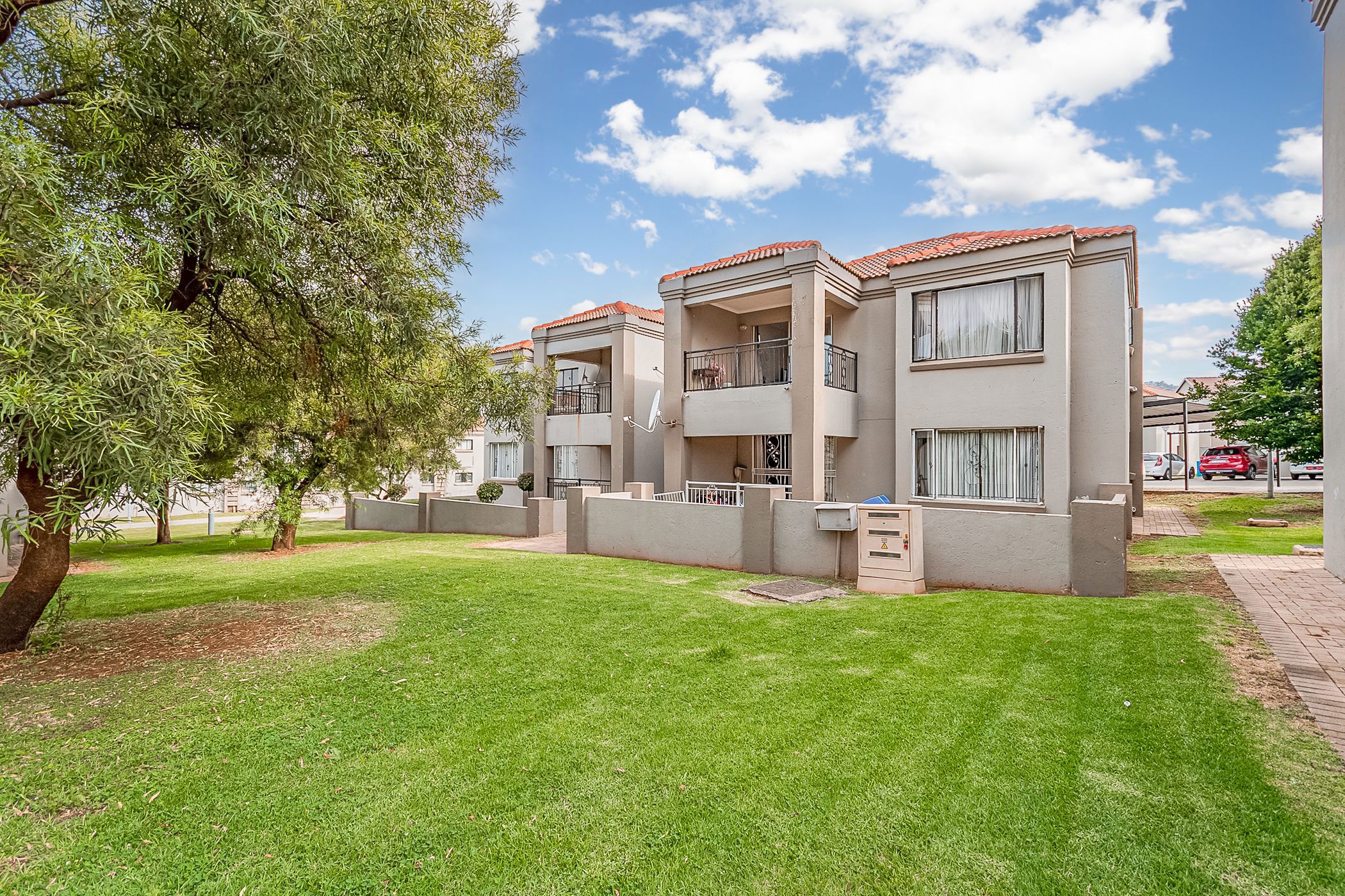 Apartment for sale in Willowbrook - RAN1730710