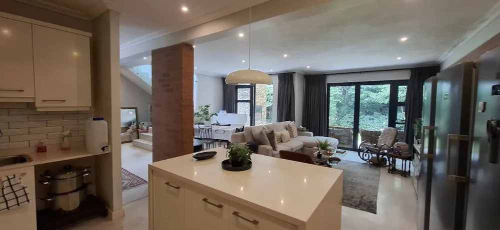 Townhouse let in Kloof - 1KF1730771