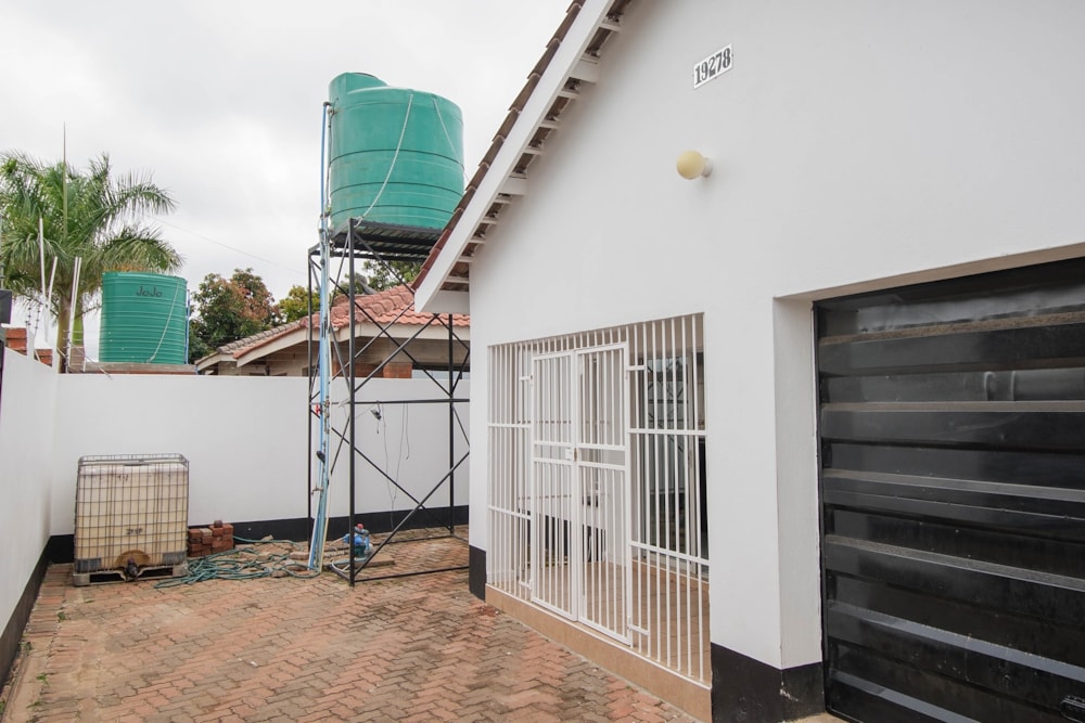 House for sale in Ruwa, Zimbabwe - 3ZB1730842