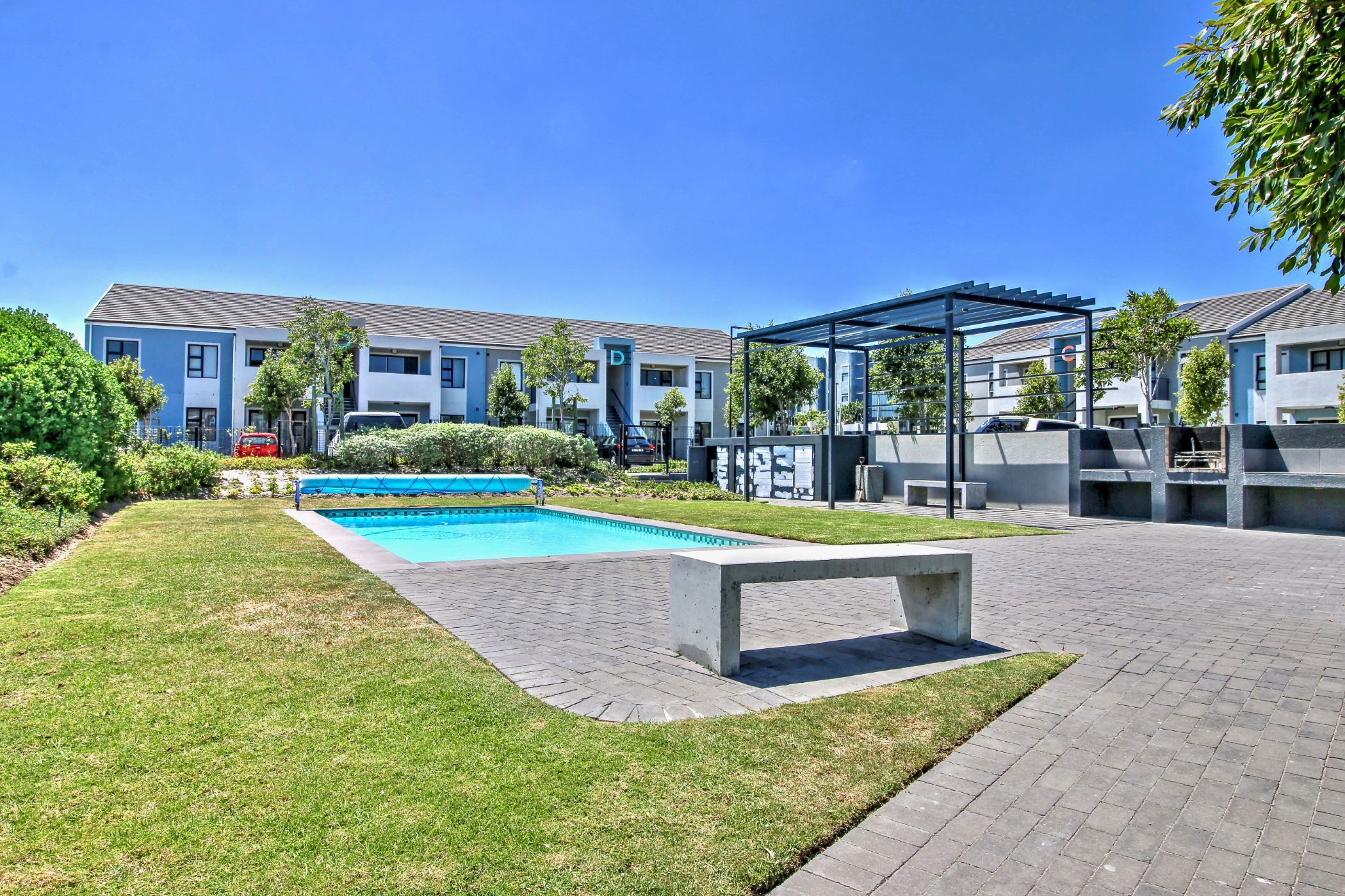 Apartment for sale in Burgundy Estate - 1PLA1731049