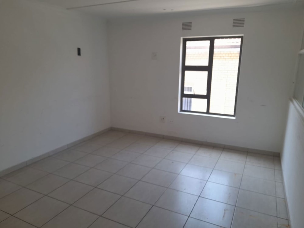 Commercial Building to rent in Port Shepstone, Port Shepstone - 1PSH1731053