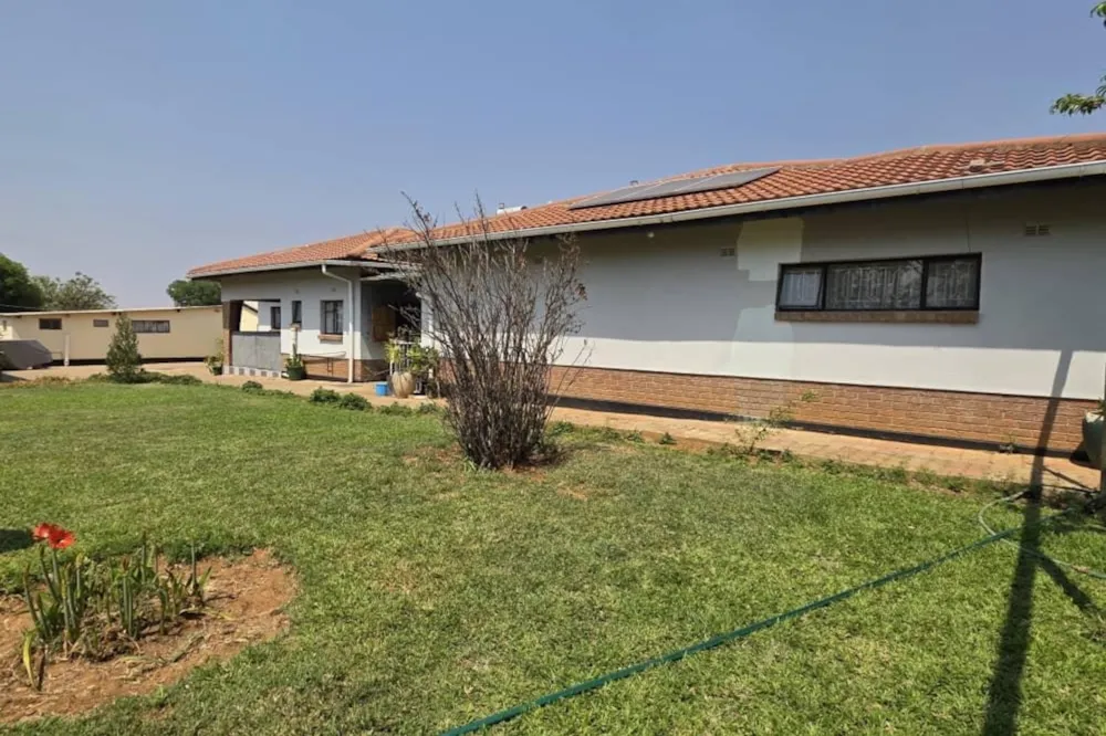 House for sale in Kensington, Bulawayo, Zimbabwe - 3ZB1731056 House for sale in Kensington, Bulawayo, Zimbabwe - 3ZB1731056