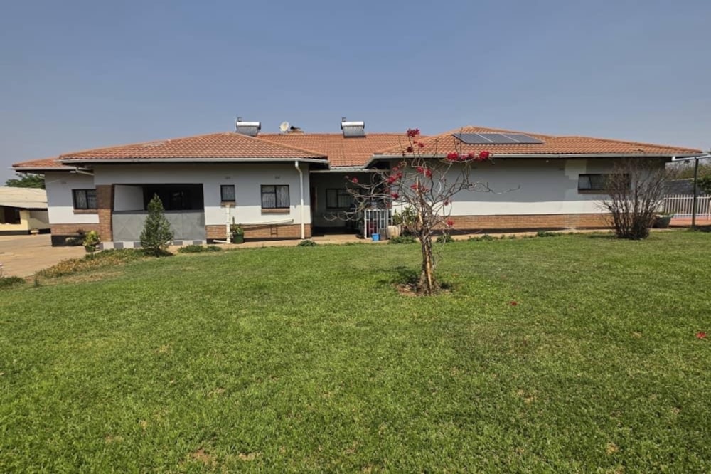 House for sale in Bulawayo, Zimbabwe - 3ZB1731056 House for sale in Bulawayo, Zimbabwe - 3ZB1731056