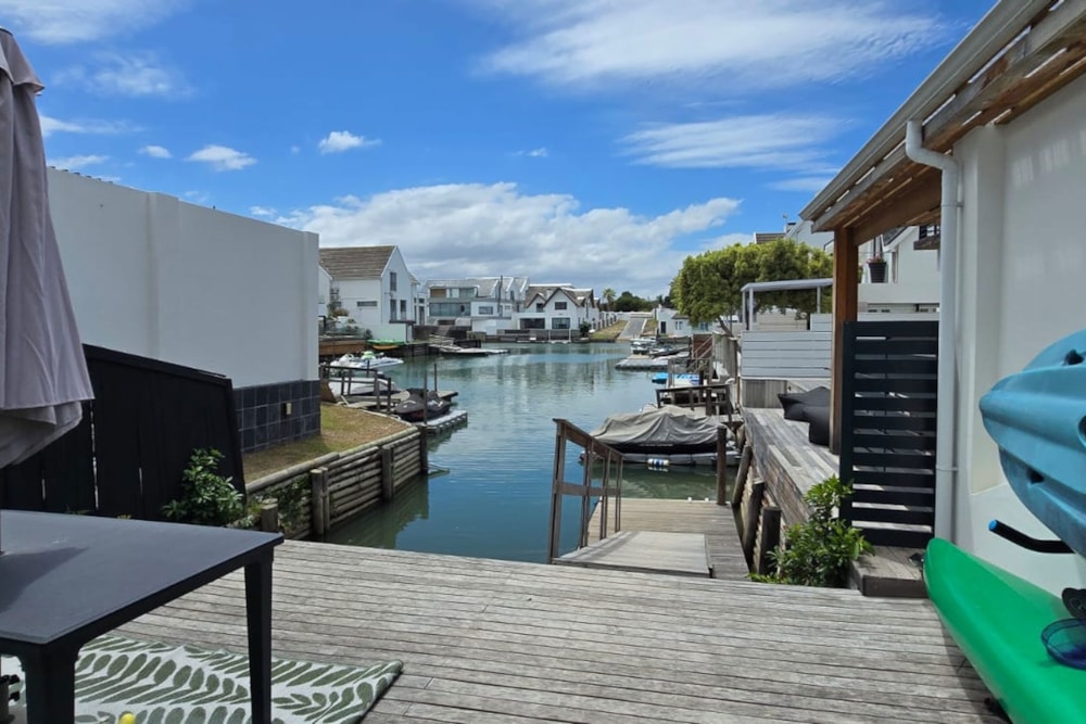 Single-storey house to rent in St Francis Bay - 1SA1731157