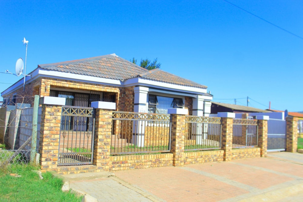 House for sale in Kwa Nobuhle - 1UK1731319 House for sale in Kwa Nobuhle - 1UK1731319