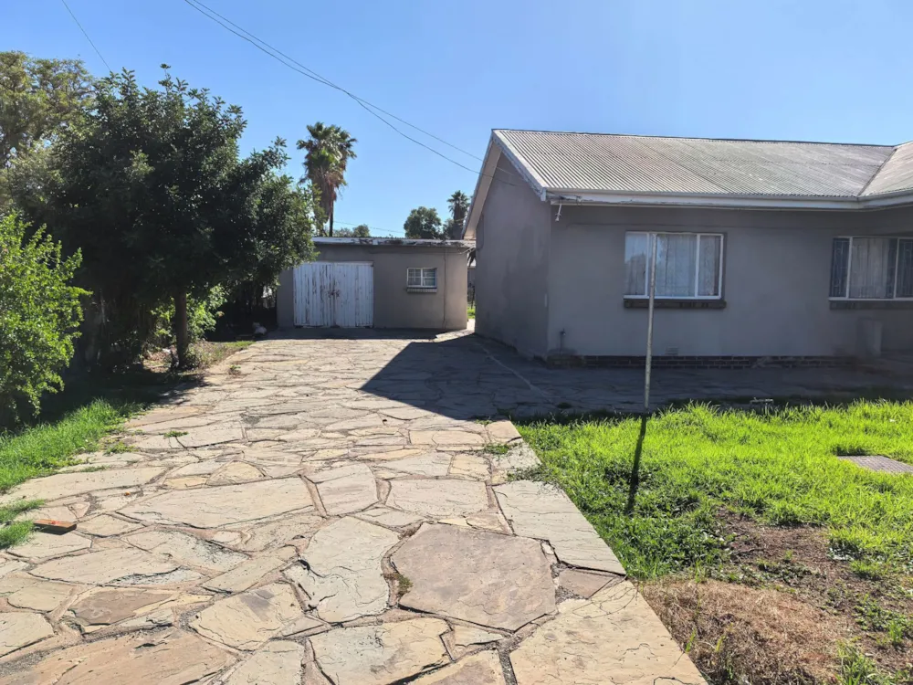 House sold in Beaufort West - 1KK1731455 House sold in Beaufort West - 1KK1731455