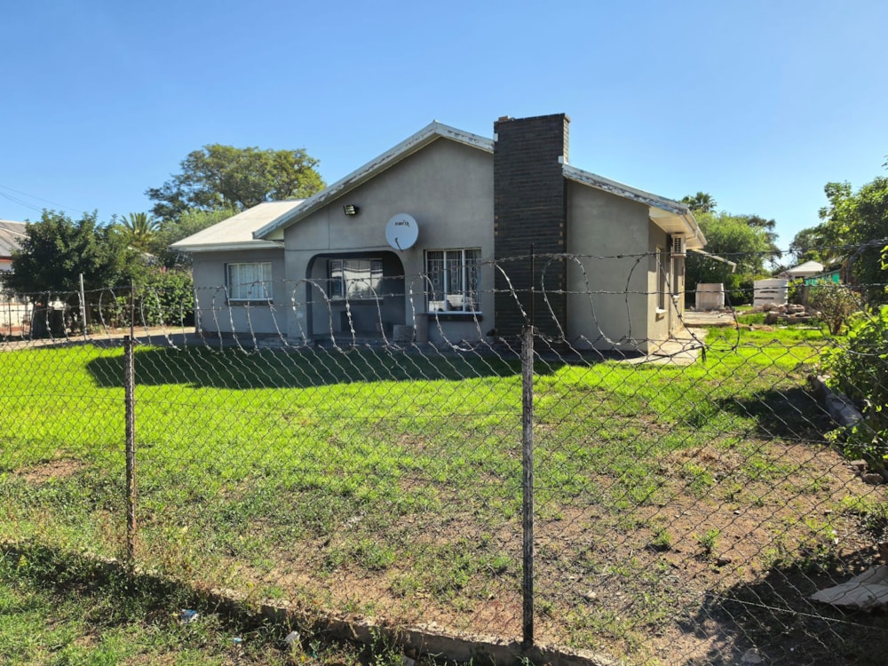 House for sale in Beaufort West - 1KK1731455