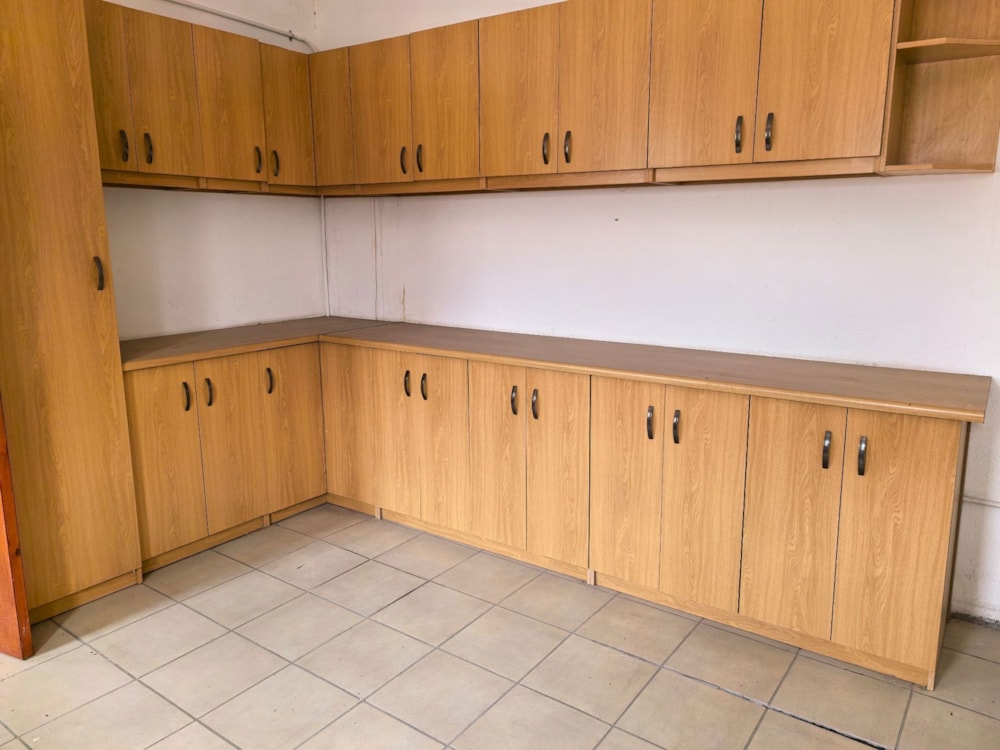 Commercial Building for sale in Beaufort West - 1KK1731467 Commercial Building for sale in Beaufort West - 1KK1731467