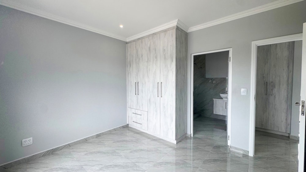 Double-storey house for sale in Riverside Industrial Park - 1NS1731628