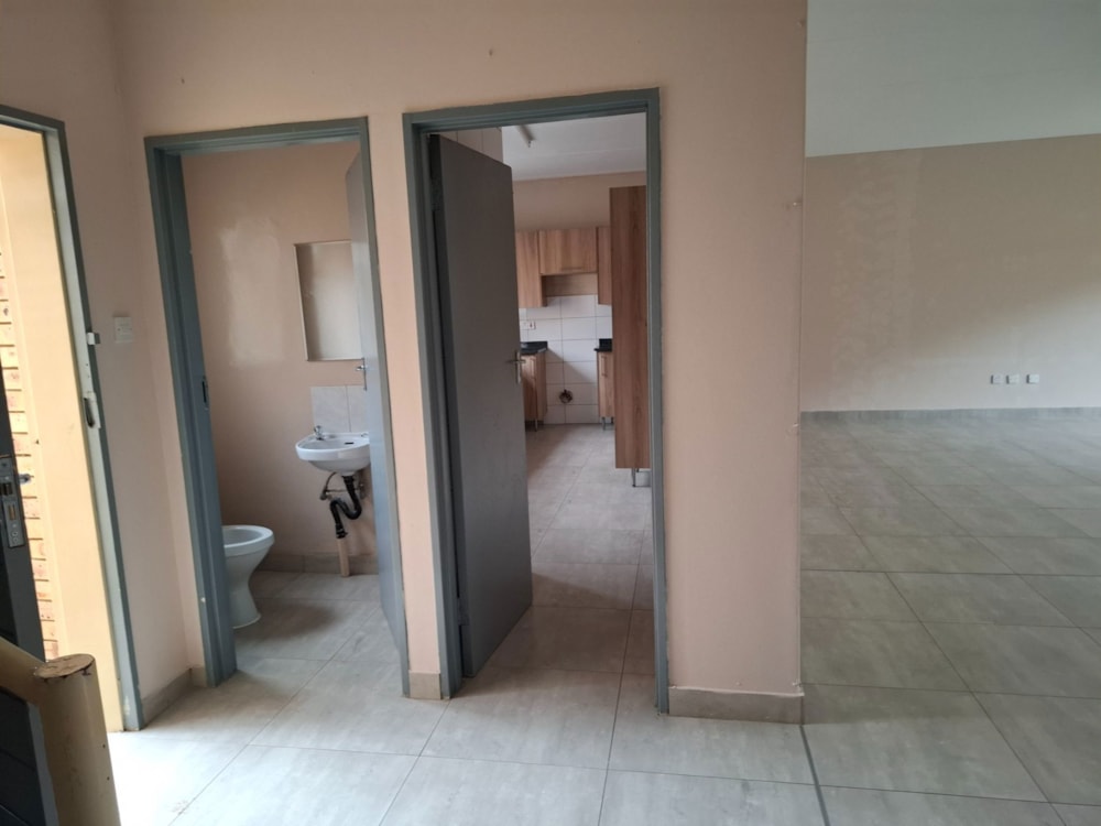 Townhouse to rent in Block 9, Botswana - 3BO1731678 Townhouse to rent in Block 9, Botswana - 3BO1731678