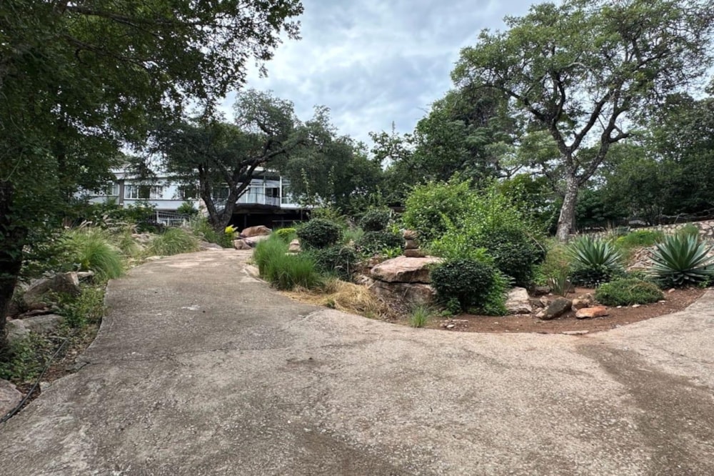 House for sale in Burnside, Bulawayo, Zimbabwe - 3ZB1731702 House for sale in Burnside, Bulawayo, Zimbabwe - 3ZB1731702