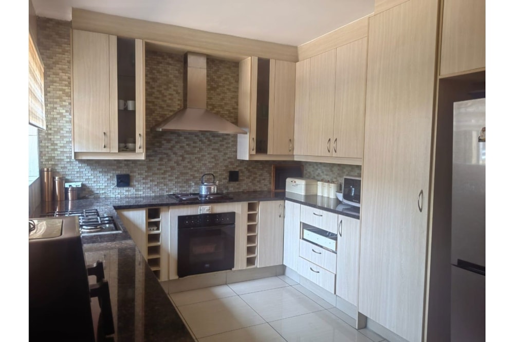 House to rent in Kempton Park - ENL1731902