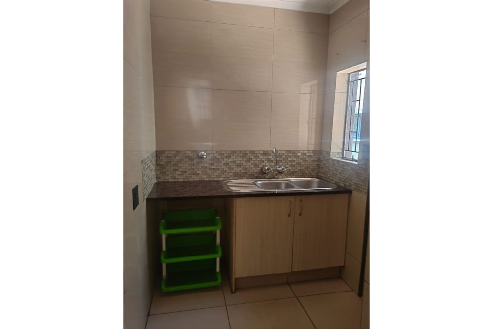 House to rent in Kempton Park - ENL1731902