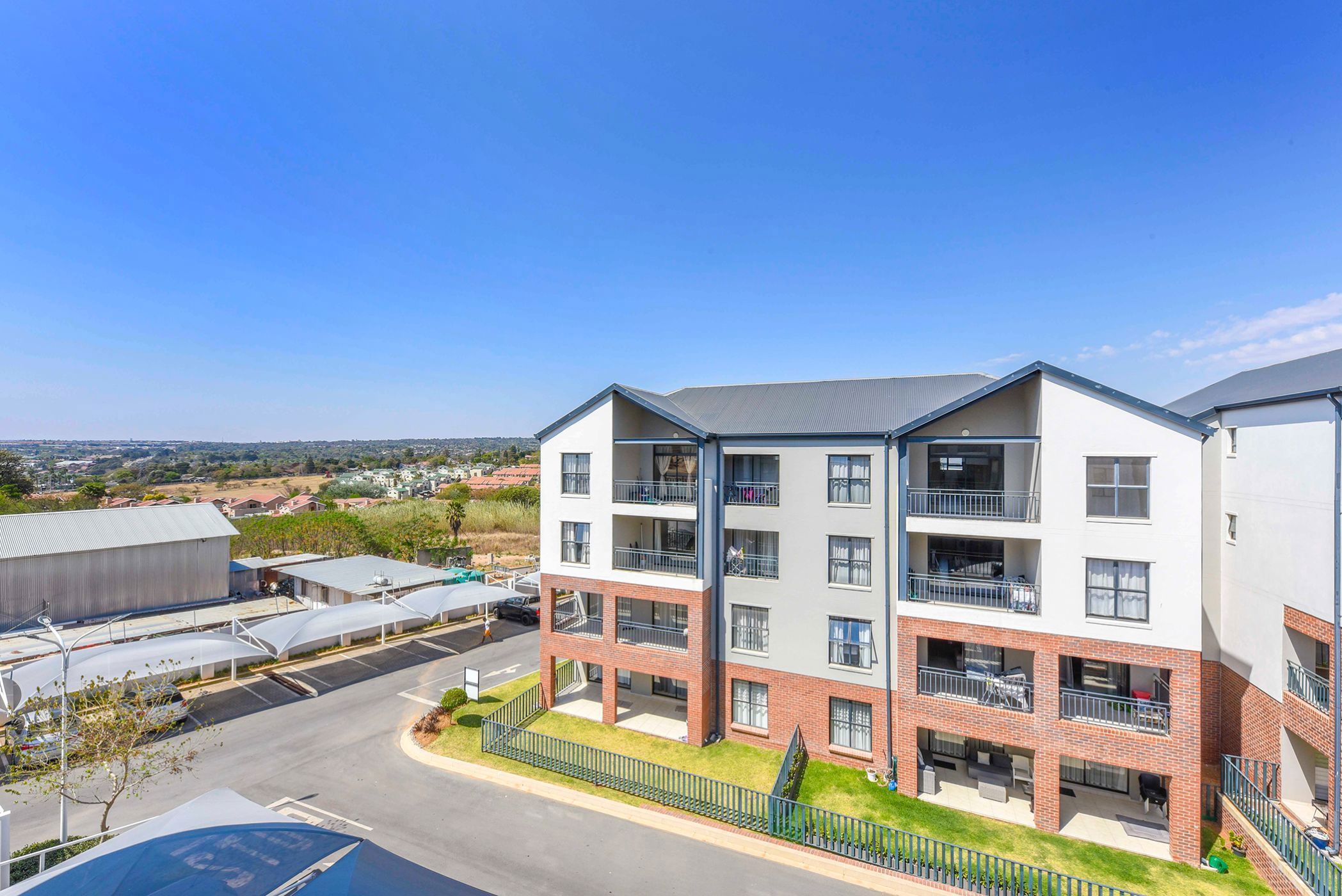 Apartment for sale in North Riding - FW1731840