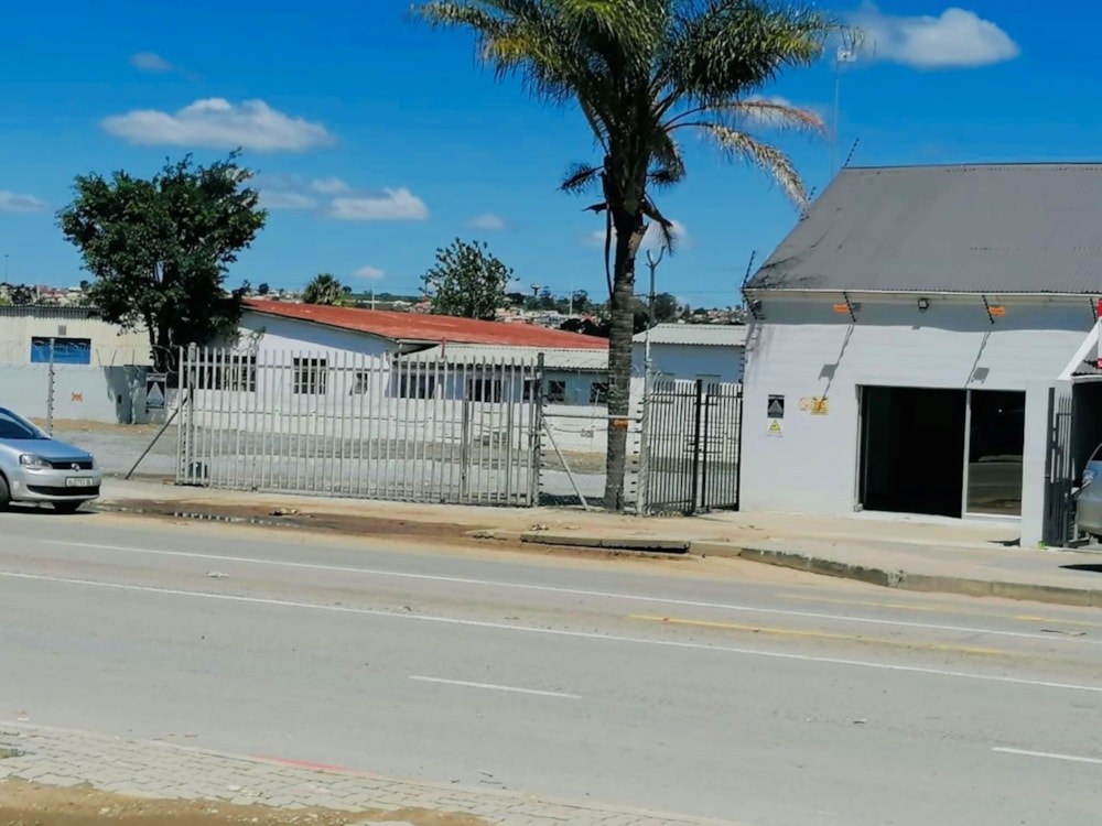 Commercial business to rent in King Williams Town (Qonce) - 1MH1731903