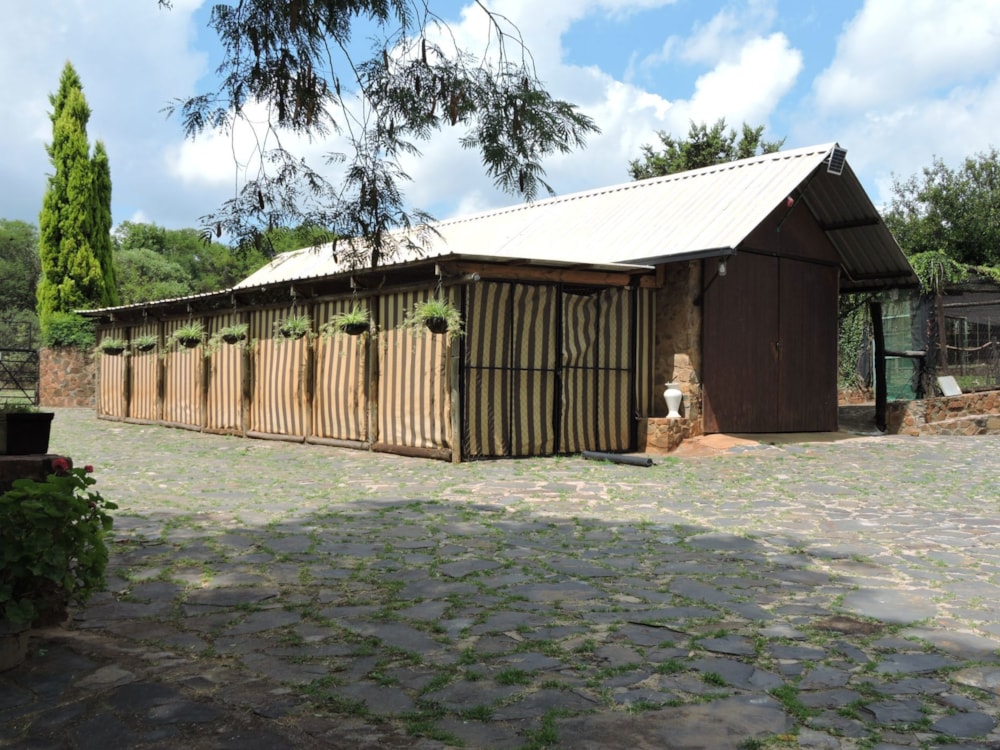 Mixed use farm for sale in Rustenburg Rural - 1RU1731979 Mixed use farm for sale in Rustenburg Rural - 1RU1731979