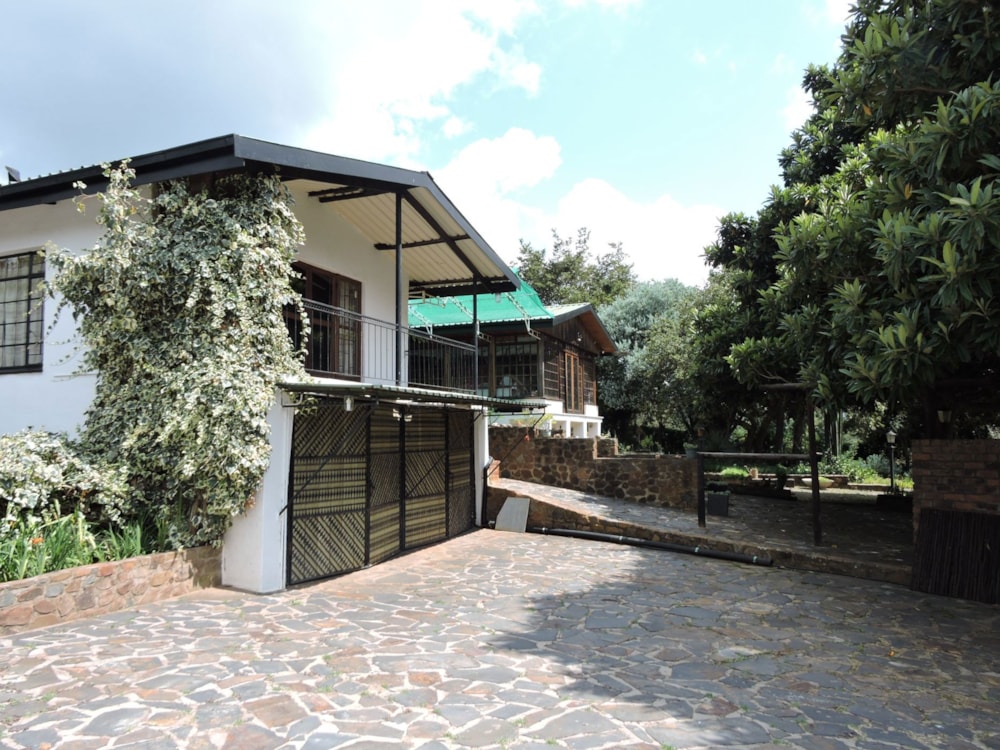 Mixed use farm for sale in Rustenburg Rural - 1RU1731979 Mixed use farm for sale in Rustenburg Rural - 1RU1731979