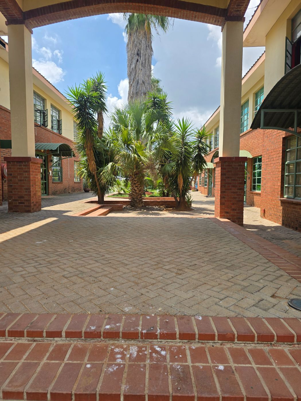 Commercial office to rent in Village, Botswana - 3BO1731944