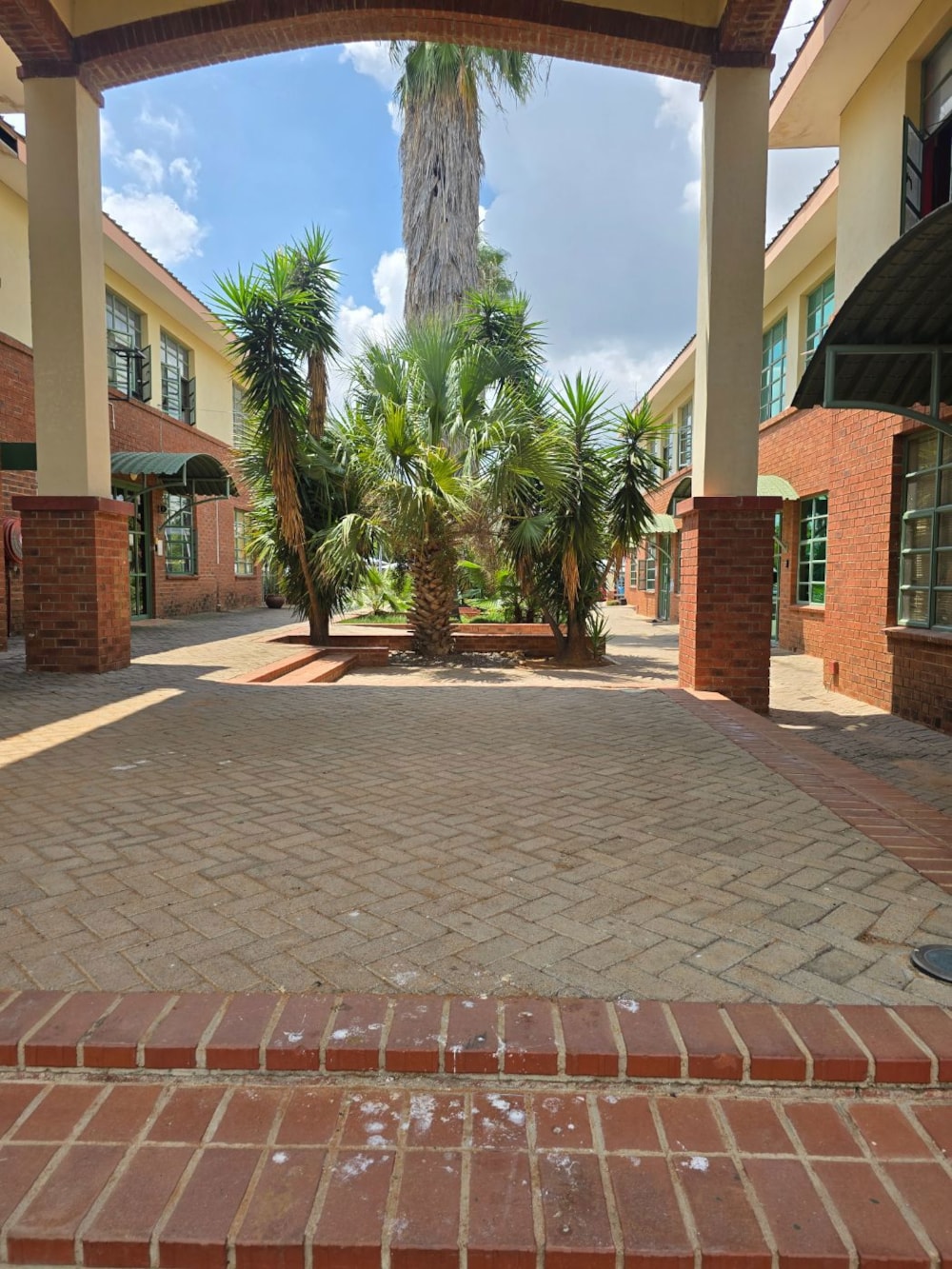 Commercial office to rent in Village, Botswana - 3BO1731944