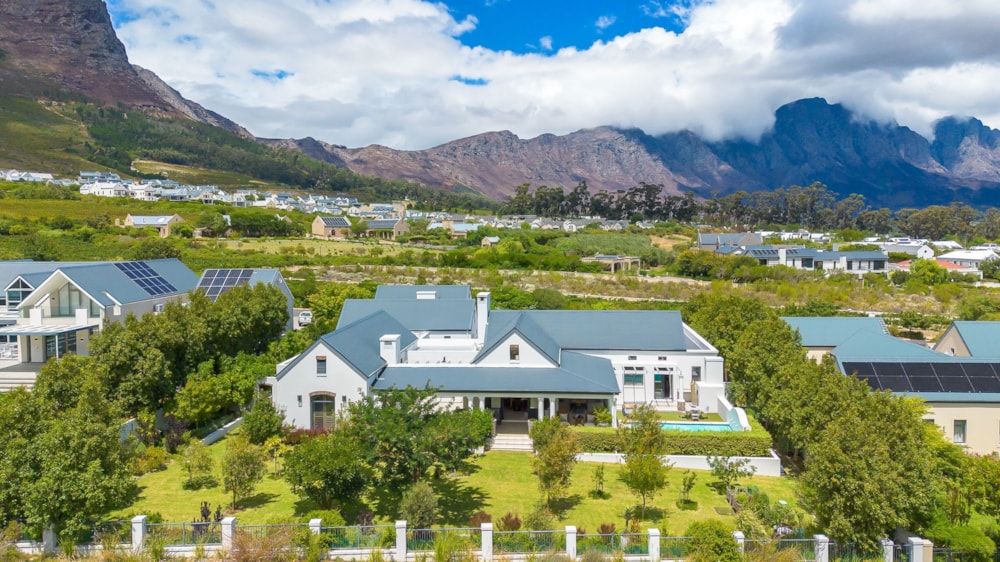 Security estate home for sale in Franschhoek - FWI1730533 Security estate home for sale in Franschhoek - FWI1730533
