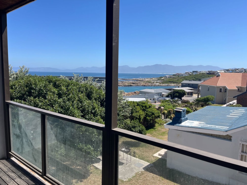 Double-storey house for sale in De Kelders - 1SW1729533 Double-storey house for sale in De Kelders - 1SW1729533