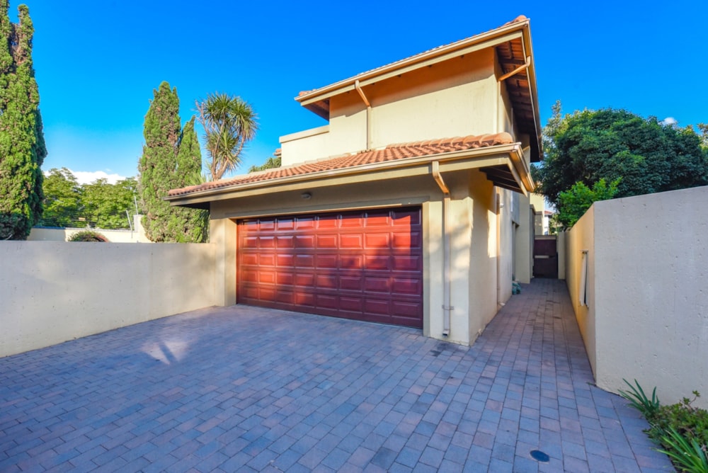 Double-storey cluster to rent in Broadacres - FYL1731676 Double-storey cluster to rent in Broadacres - FYL1731676