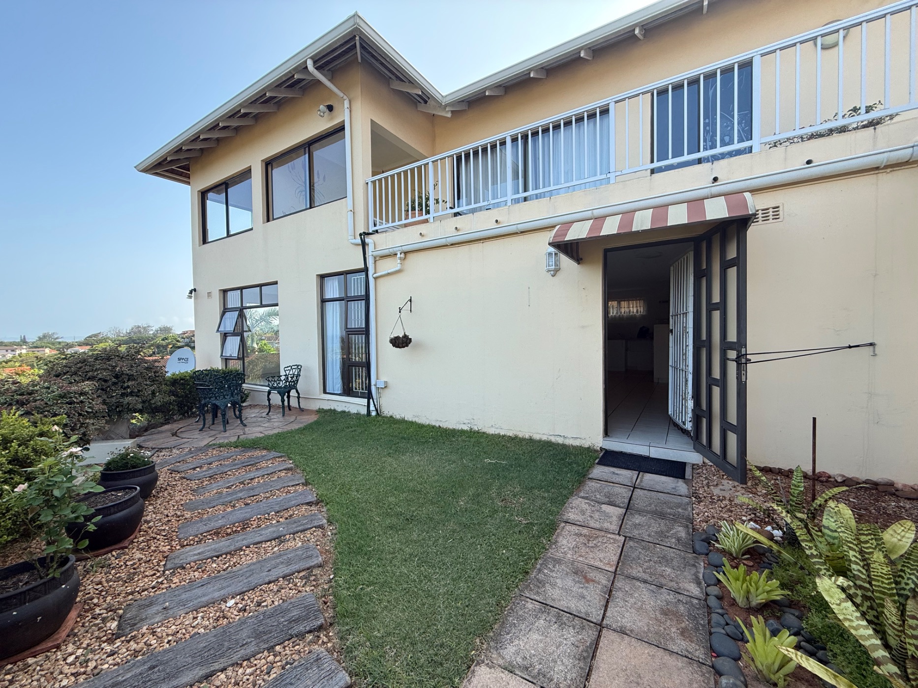 Double-storey house let in Durban North - 1ND1720896