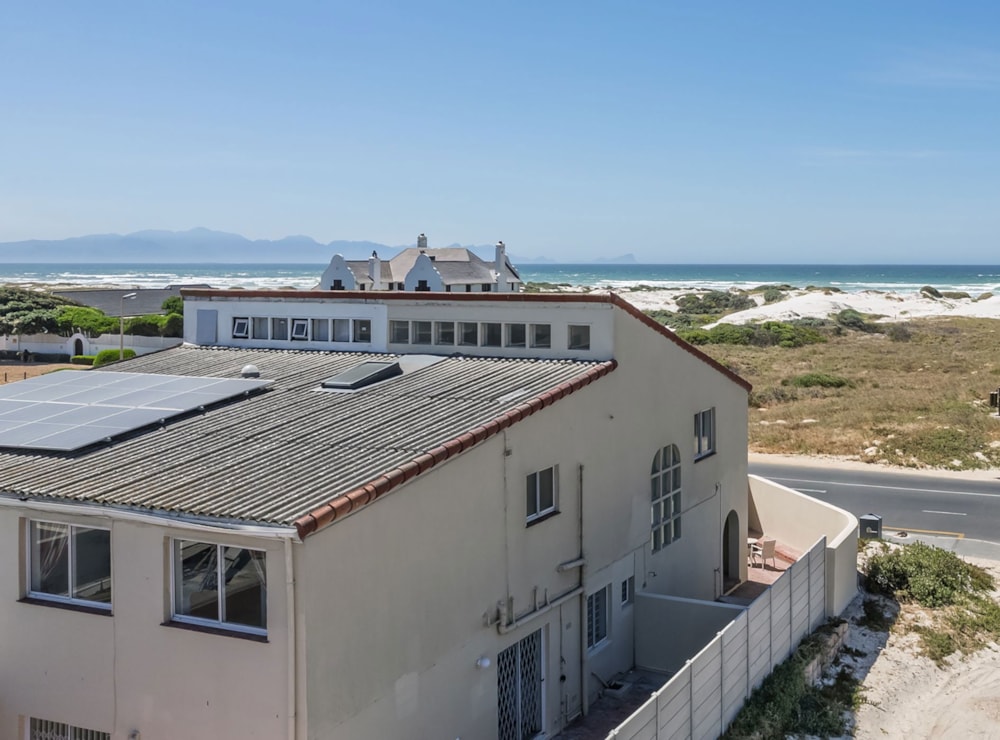 Double-storey cluster for sale in Muizenberg - FH1721799 Double-storey cluster for sale in Muizenberg - FH1721799