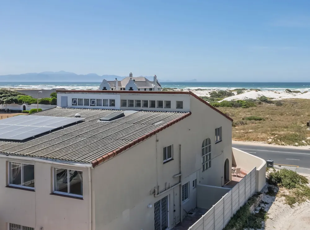 Double-storey cluster sold in Muizenberg - FH1721799 Double-storey cluster sold in Muizenberg - FH1721799