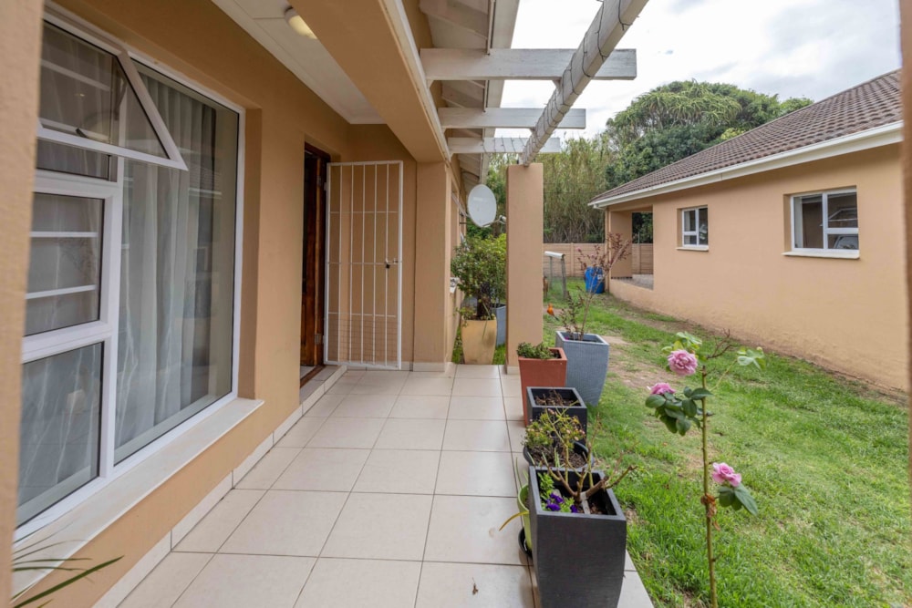 Security complex home for sale in West Bank, Port Alfred - 1PF1730513